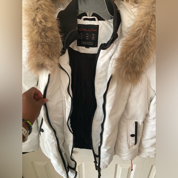NEW-White Fur-Trimmed Winter Jacket
by Chillax - Picture 3 of 15